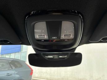 VOLVO XC40 2.0 B3P Plus Dark 5Dr Auto
