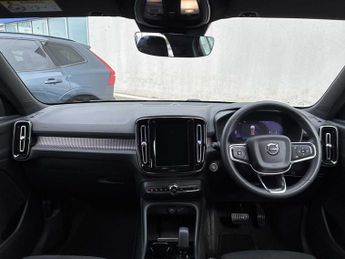 VOLVO XC40 2.0 B3P Plus Dark 5Dr Auto