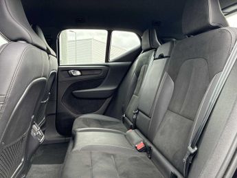 VOLVO XC40 2.0 B3P Plus Dark 5Dr Auto