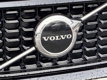 VOLVO XC40 2.0 B3P Plus Dark 5Dr Auto