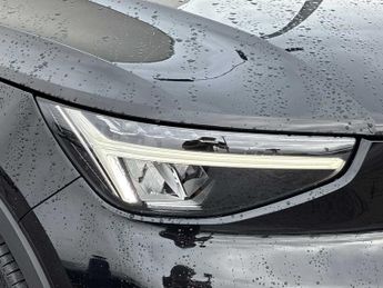 VOLVO XC40 2.0 B3P Plus Dark 5Dr Auto