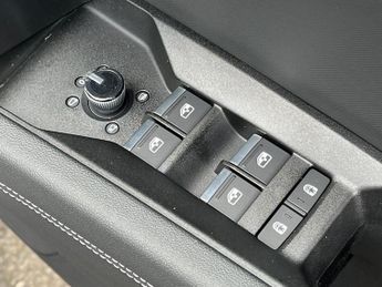 AUDI Q4 210Kw 45 82Kwh S Line 5Dr Auto [Leather]