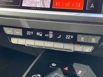 AUDI Q4 210Kw 45 82Kwh S Line 5Dr Auto [Leather/Tech Pack]
