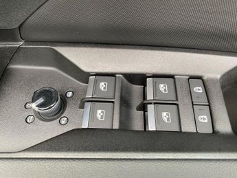 AUDI Q4 210Kw 45 82Kwh S Line 5Dr Auto [Leather]