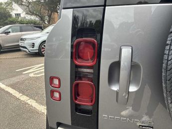 LAND ROVER DEFENDER 2.0 P400E X-Dynamic Hse 110 5Dr Auto