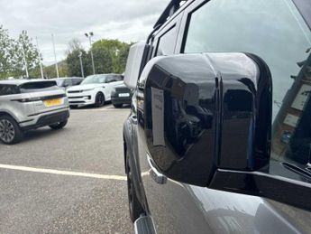 LAND ROVER DEFENDER 2.0 P400E X-Dynamic Hse 110 5Dr Auto