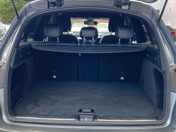 MERCEDES-BENZ GLC Glc 300 4Matic Amg Line 5Dr 9G-Tronic