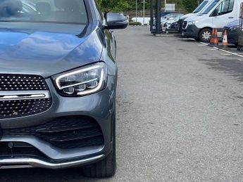 MERCEDES-BENZ GLC Glc 300 4Matic Amg Line 5Dr 9G-Tronic
