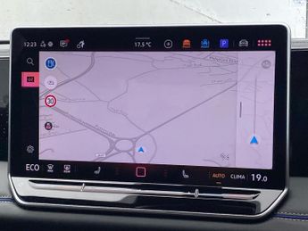 VOLKSWAGEN TIGUAN 1.5 Tsi Ehybrid 19.7Kwh R-Line Suv 5Dr Petrol Plug-In Hybrid Dsg