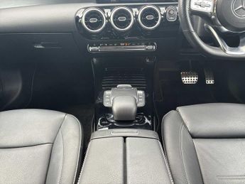 MERCEDES-BENZ CLA Cla 200 Amg Line 4Dr Tip Auto