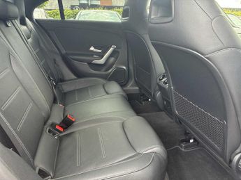 MERCEDES-BENZ CLA Cla 200 Amg Line 4Dr Tip Auto