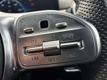 MERCEDES-BENZ CLA Cla 200 Amg Line 4Dr Tip Auto