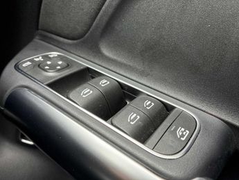 MERCEDES-BENZ GLA Gla 200 Amg Line Executive 5Dr Auto