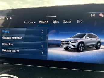 MERCEDES-BENZ GLA Gla 200 Amg Line Executive 5Dr Auto