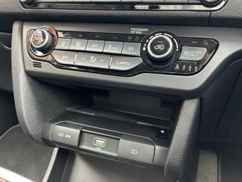 KIA E-NIRO 150Kw 3 64Kwh 5Dr Auto