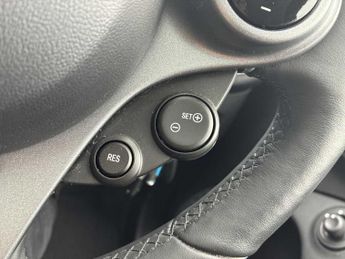 SMART FORFOUR 60Kw Eq Premium 17Kwh 5Dr Auto [22Kwch]