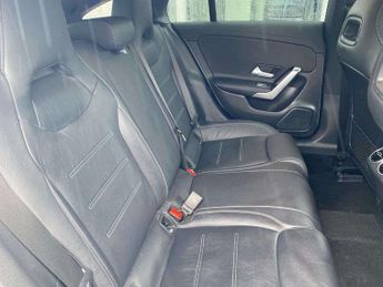 MERCEDES-BENZ CLA Cla 200 Amg Line Executive 5Dr Tip Auto