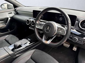 MERCEDES-BENZ CLA Cla 220 Amg Line 4Dr Tip Auto