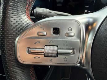 MERCEDES-BENZ CLA Cla 220 Amg Line 4Dr Tip Auto