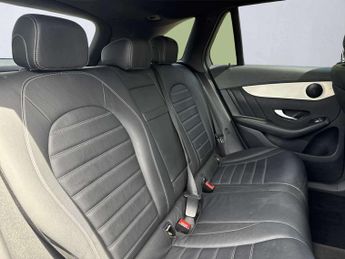 MERCEDES-BENZ GLC Glc 220D 4Matic Amg Line 5Dr 9G-Tronic