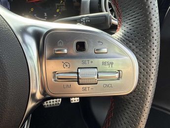 MERCEDES-BENZ A CLASS A200 Amg Line Premium 5Dr Auto