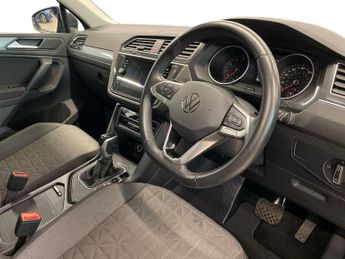 VOLKSWAGEN TIGUAN 1.5 Tsi Life Suv 5Dr Petrol Dsg Euro 6 (S/S) (150 Ps)
