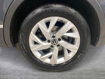 VOLKSWAGEN TIGUAN 1.5 Tsi Life Suv 5Dr Petrol Dsg Euro 6 (S/S) (150 Ps)