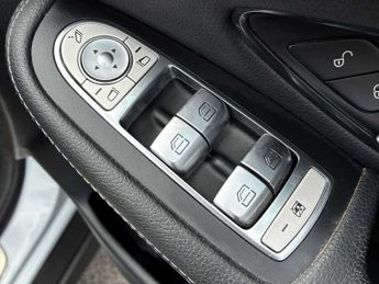 MERCEDES-BENZ GLC Glc 220D 4Matic Amg Line 5Dr 9G-Tronic