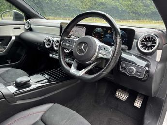 MERCEDES-BENZ CLA Cla 200 Amg Line Executive 4Dr Tip Auto