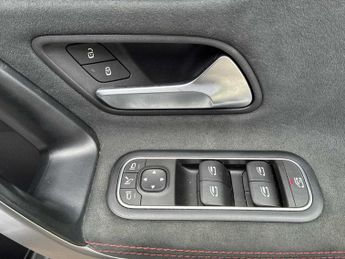 MERCEDES-BENZ CLA Cla 180 Amg Line Premium 4Dr Tip Auto