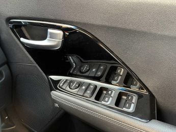 KIA NIRO 1.6 Gdi Phev 3 5Dr Dct