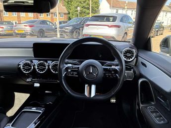 MERCEDES-BENZ CLA Cla 200 Amg Line Executive 5Dr Tip Auto