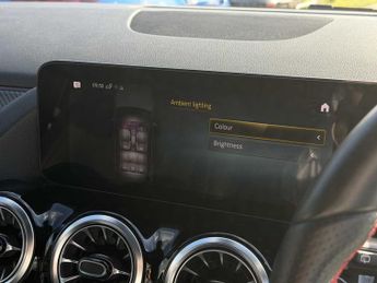 MERCEDES-BENZ GLA Gla 220D 4Matic Amg Line Premium 5Dr Auto
