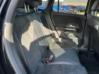 MERCEDES-BENZ GLA Gla 180 Amg Line Executive 5Dr Auto