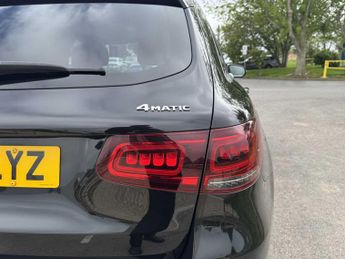 MERCEDES-BENZ GLC Glc 220D 4Matic Amg Line 5Dr 9G-Tronic