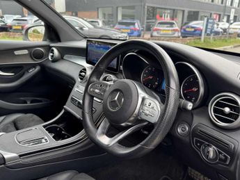 MERCEDES-BENZ GLC Glc 220D 4Matic Amg Line 5Dr 9G-Tronic