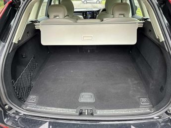 VOLVO XC60 2.0 T6 [350] Rc Phev Plus Dark 5Dr Awd Geartronic