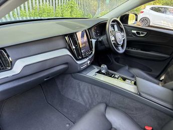 VOLVO XC60 2.0 B4D Plus Dark 5Dr Awd Geartronic