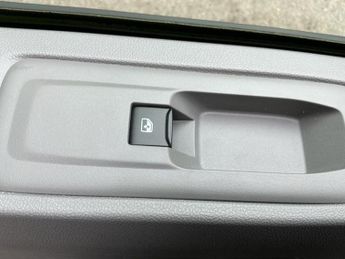 VOLKSWAGEN TRANSPORTER 100Kw 65Kwh Commerce Pro Van Auto