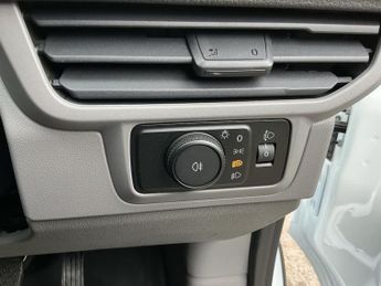 VOLKSWAGEN TRANSPORTER 100Kw 65Kwh Commerce Pro Van Auto