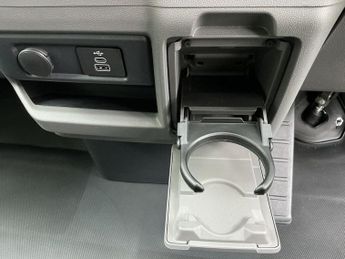 VOLKSWAGEN TRANSPORTER 100Kw 65Kwh Commerce Pro Van Auto