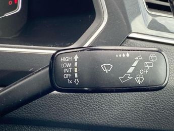 VOLKSWAGEN TIGUAN 1.5 Tsi Evo 150 R-Line 5Dr Dsg