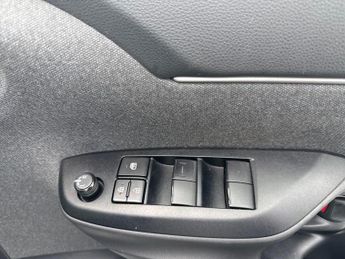 TOYOTA YARIS CROSS 1.5 Vvt-H Design Suv 5Dr Petrol Hybrid E-Cvt Euro 6 (S/S) (116 P