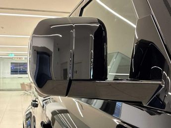 LAND ROVER DEFENDER 3.0 D350 X-Dynamic Hse 130 5Dr Auto