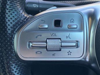 MERCEDES-BENZ CLA Cla 180 Amg Line Premium Plus 4Dr Tip Auto