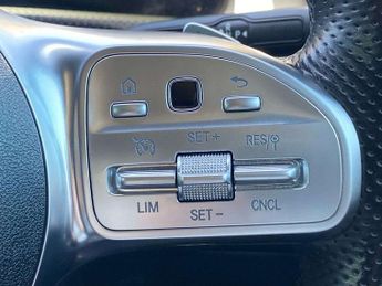 MERCEDES-BENZ CLA Cla 180 Amg Line Premium Plus 4Dr Tip Auto