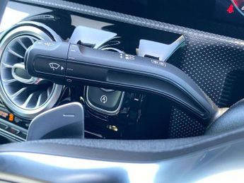 MERCEDES-BENZ CLA Cla 180 Amg Line Premium Plus 4Dr Tip Auto