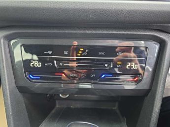 VOLKSWAGEN TIGUAN ALLSPACE 1.5 Tsi Life 5Dr Dsg
