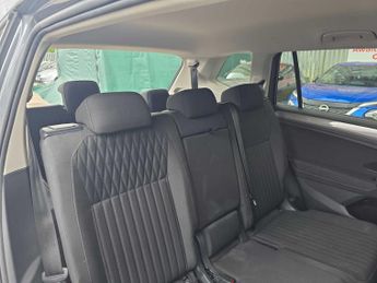 VOLKSWAGEN TIGUAN ALLSPACE 1.5 Tsi Life 5Dr Dsg