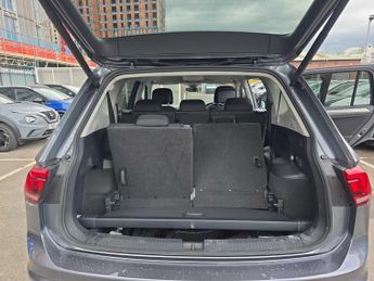 VOLKSWAGEN TIGUAN ALLSPACE 1.5 Tsi Life 5Dr Dsg